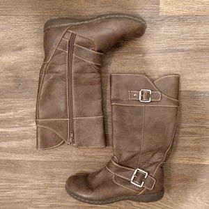 Classic brown boots